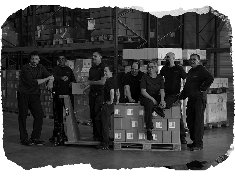 Remy, David, Nicolas, Élodie, Jacques, Céline, Samuel, Glles… packaging department